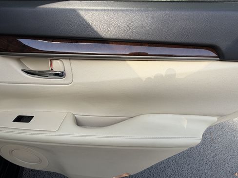 Used 2013 Lexus ES 350 w/ Premium Pkg FWD image 38