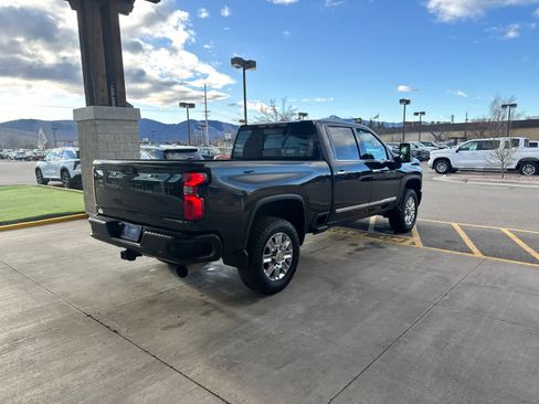 Used 2024 Chevrolet Silverado 2500 High Country w/ High Country Premium Package image 4
