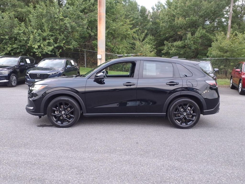 Used 2025 Honda HR-V Sport image 6