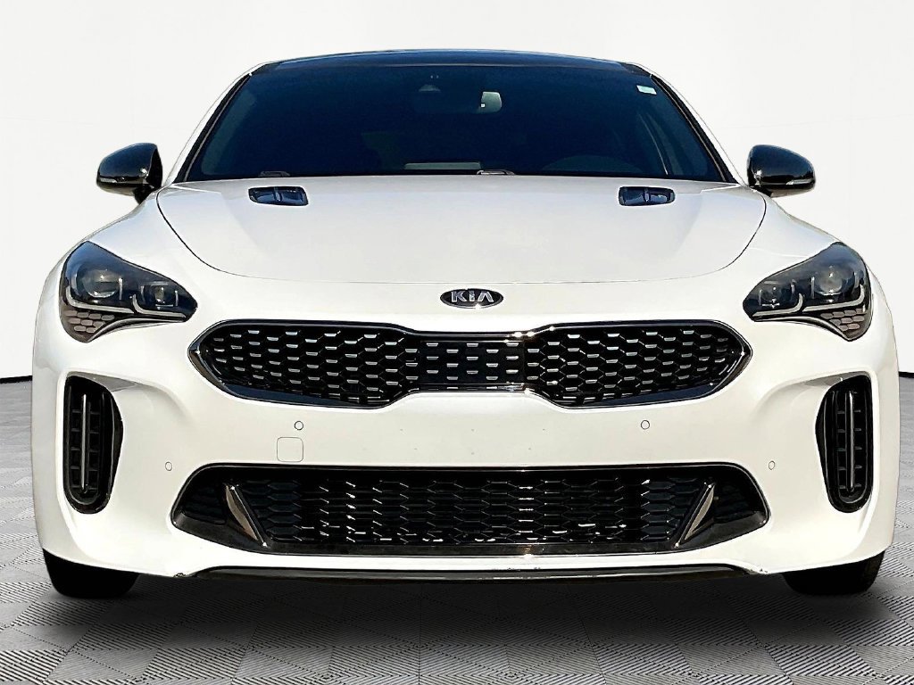 Used 2019 Kia Stinger GT1 RWD image 2