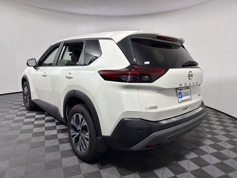 Used 2023 Nissan Rogue SV image 6