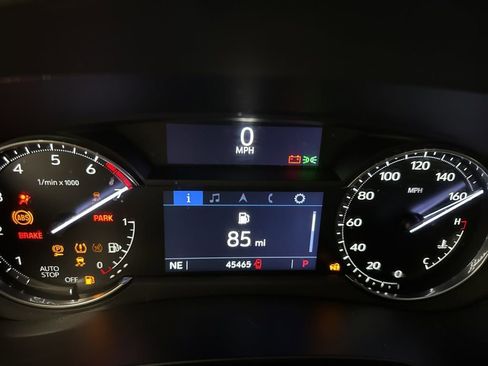 Used 2022 Cadillac XT4 Luxury w/ Cold Weather Package image 7