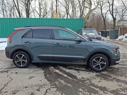 Certified 2023 Kia Niro EX image 7