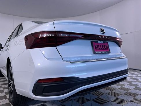 New 2026 Volkswagen Jetta SE image 25