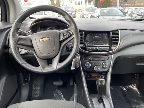 Used 2019 Chevrolet Trax LS image 11
