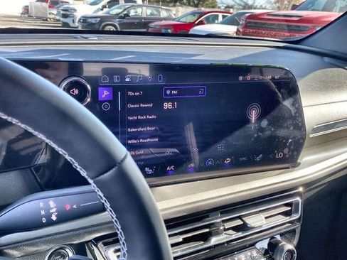 Certified 2026 Chevrolet Traverse LT w/ Driver Confidence Package image 5