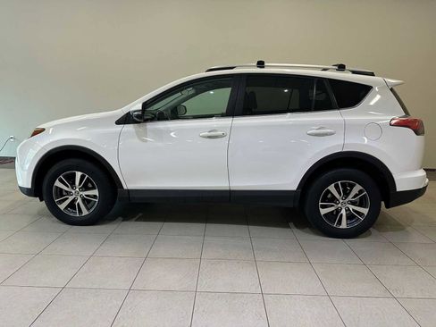 Used 2016 Toyota RAV4 XLE w/ Convenience Package AWD/4WD image 3