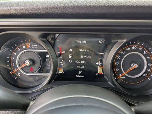 Used 2024 Jeep Gladiator Sport AWD/4WD image 25