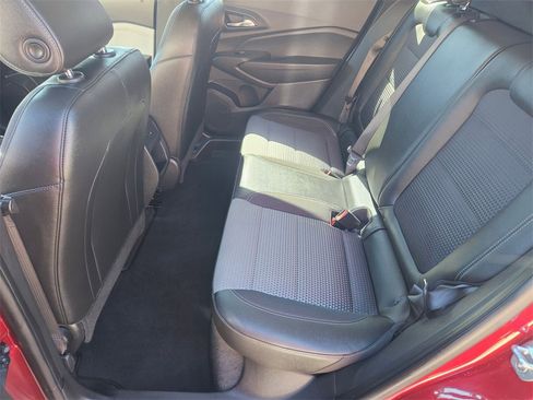 Used 2025 Chevrolet Trax LT w/ LT Convenience Package image 25