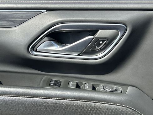 Used 2022 GMC Yukon XL SLT w/ SLT Luxury Package image 23