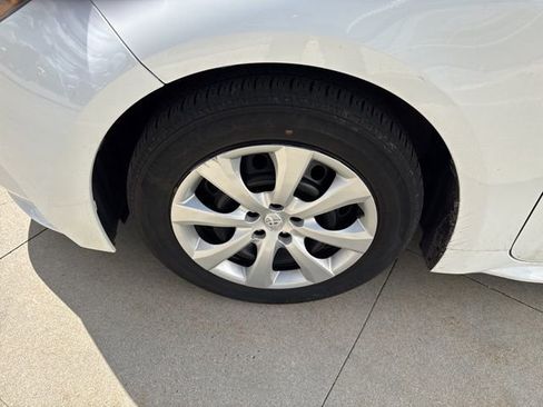 Used 2023 Toyota Corolla LE image 12