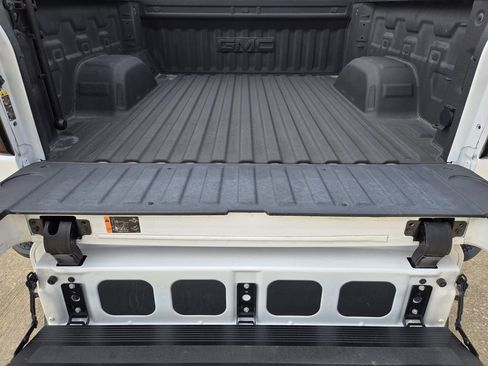 Used 2024 GMC Sierra 1500 SLT image 29