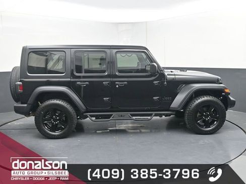 Used 2020 Jeep Wrangler Unlimited Sport image 2