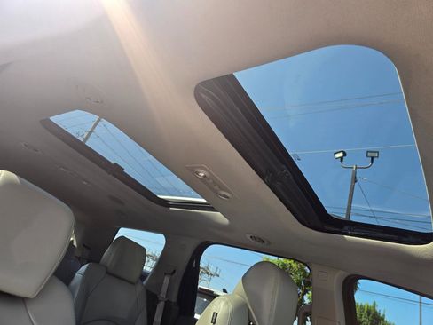 Used 2017 GMC Acadia Limited SLT AWD/4WD image 13
