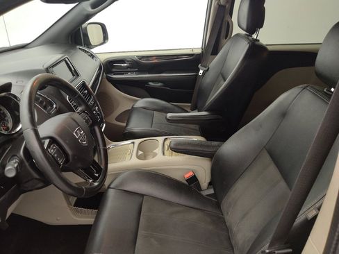Used 2019 Dodge Grand Caravan SXT FWD image 17