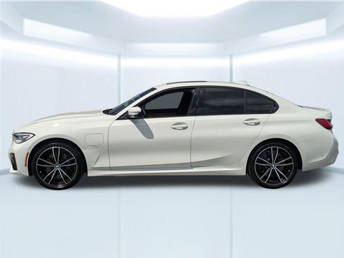 Used 2021 BMW 330e RWD image 2