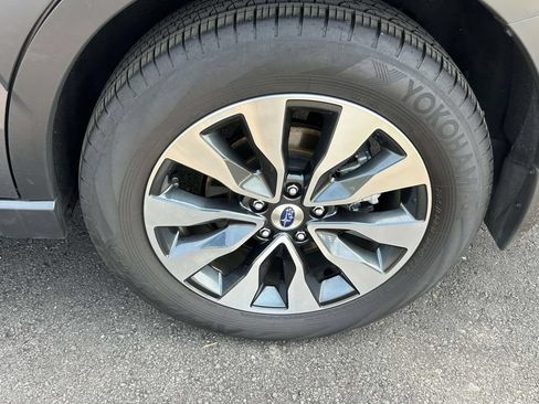 Certified 2025 Subaru Outback Limited AWD/4WD image 7