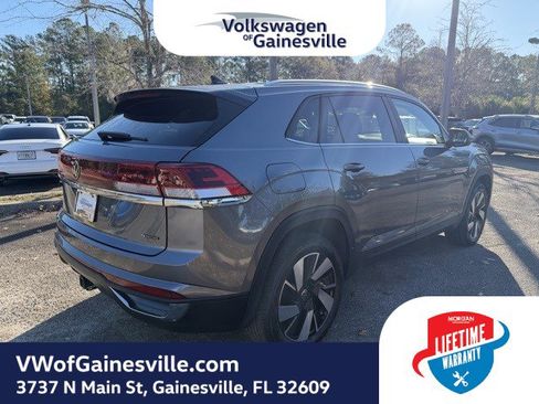Certified 2024 Volkswagen Atlas Cross Sport SE image 6