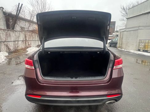 Used 2018 Kia Optima LX w/ 17" Alloy Wheels Package image 9