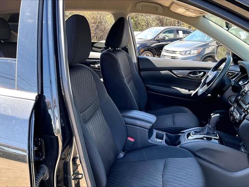 Used 2017 Nissan Rogue SV w/ Midnight Edition Package image 9