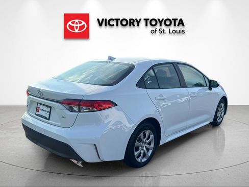 Used 2025 Toyota Corolla LE FWD image 3