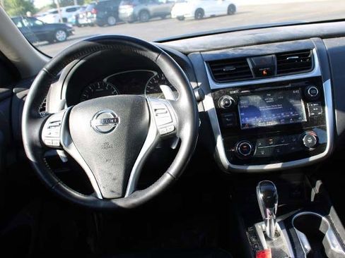 Used 2018 Nissan Altima 2.5 SR w/ SR Midnight Edition FWD image 9