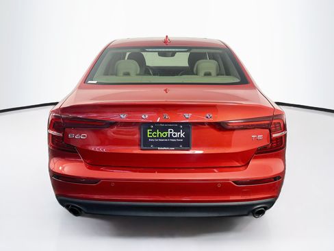 Used 2019 Volvo S60 T5 Momentum w/ Multimedia Package FWD image 7