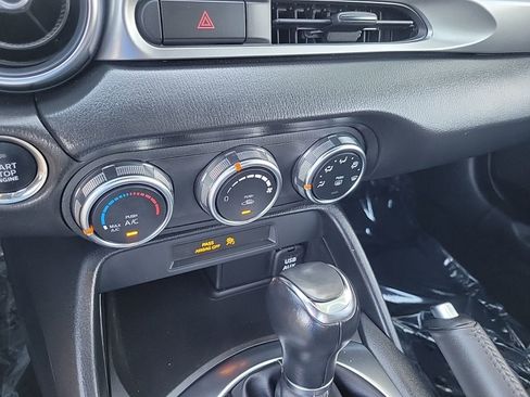 Used 2018 FIAT 124 Spider Classica RWD image 18