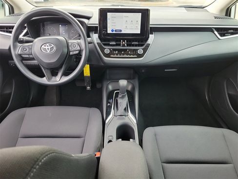 Used 2025 Toyota Corolla LE image 12