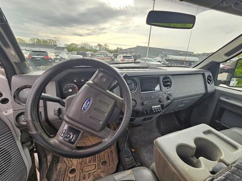 Used 2013 Ford F250 XL w/ PWR Equipment Group AWD/4WD image 9