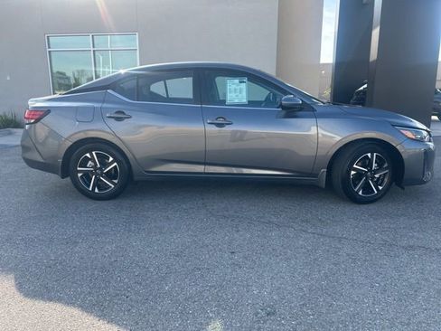 Used 2025 Nissan Sentra SV w/ Trunk Package image 5