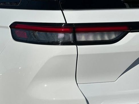 New 2025 Jeep Grand Cherokee Laredo X image 25