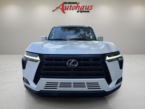 Used 2024 Lexus GX 550 w/ Accessory Package (2T) AWD/4WD image 2