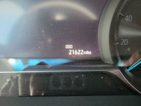 Used 2024 Toyota Venza XLE AWD/4WD image 25