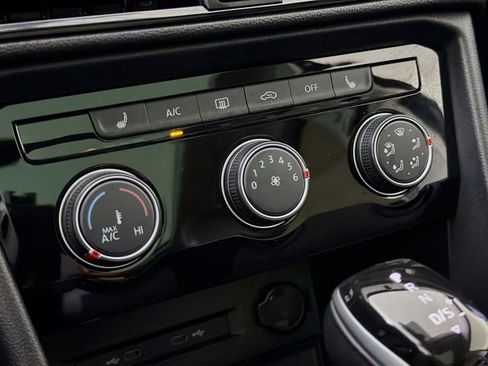 Used 2023 Volkswagen Taos SE image 17