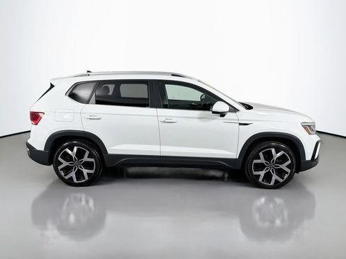 Used 2022 Volkswagen Taos SEL w/ Panoramic Sunroof Package AWD/4WD image 4