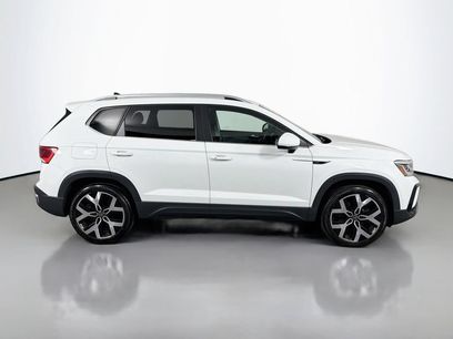 Used 2022 Volkswagen Taos SEL w/ Panoramic Sunroof Package