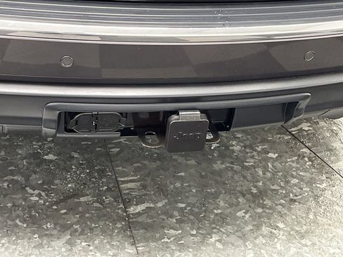 Used 2017 Jeep Grand Cherokee Limited w/ Trailer Tow Group IV image 30