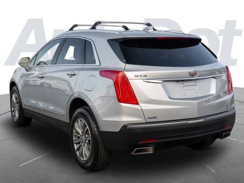 Used 2017 Cadillac XT5 Luxury w/ LPO, Wheel Lock Package image 2