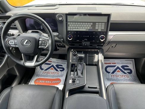 Used 2024 Lexus GX 550 w/ Accessory Package (2T) AWD/4WD image 11