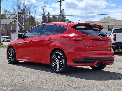 Used 2016 Ford Focus ST w/ Equipment Group 402A image 5