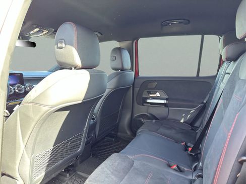 Used 2024 Mercedes-Benz EQB 300 4MATIC image 16