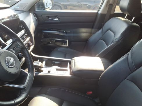 Certified 2022 Nissan Pathfinder SL w/ SL Premium Package image 4