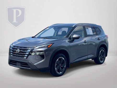 Used 2025 Nissan Rogue SV w/ SV Premium Package FWD image 4