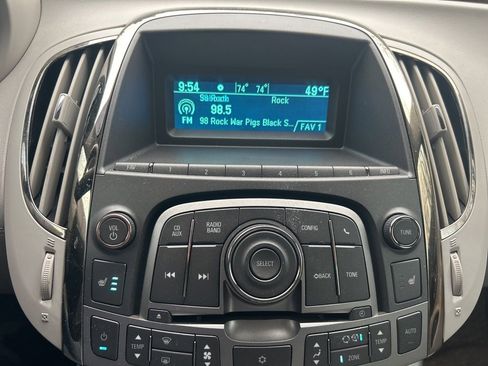 Used 2010 Buick LaCrosse CXL image 13