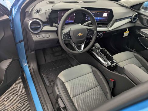 New 2026 Chevrolet Trax LT image 2