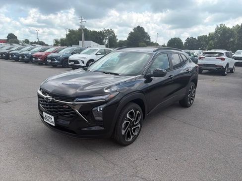 New 2026 Chevrolet Trax RS w/ Driver Confidence Package FWD image 2