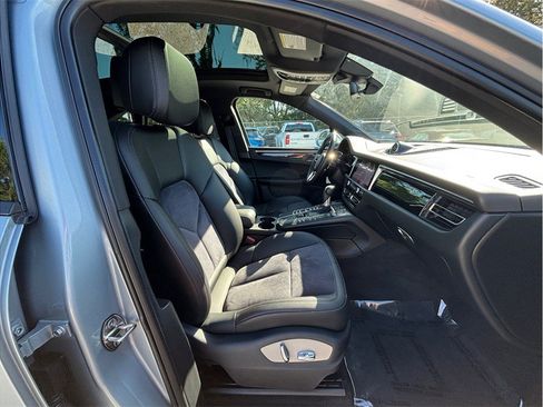 Used 2020 Porsche Macan AWD/4WD image 42