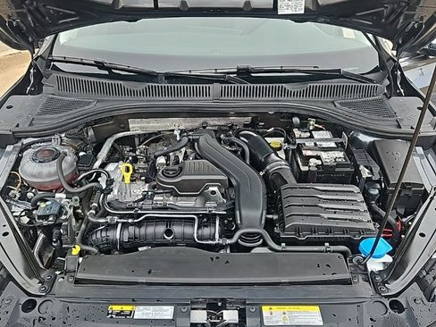 Used 2025 Volkswagen Jetta SE image 10