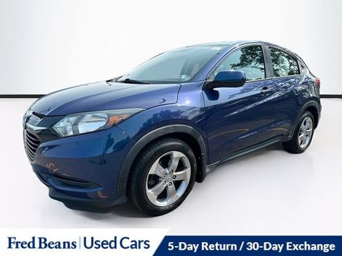 Used 2017 Honda HR-V LX image 3